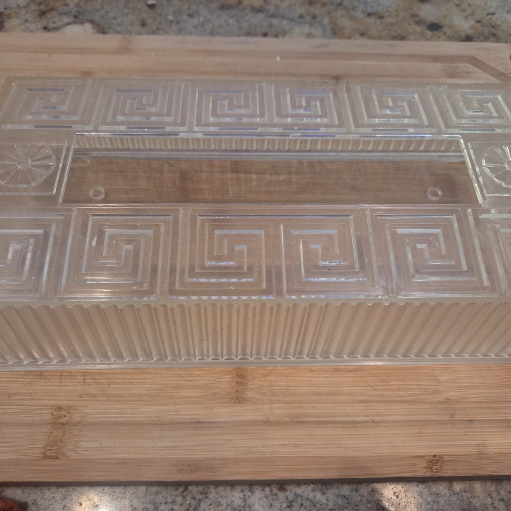 Elegant Clear Glass Tissue Box Cover